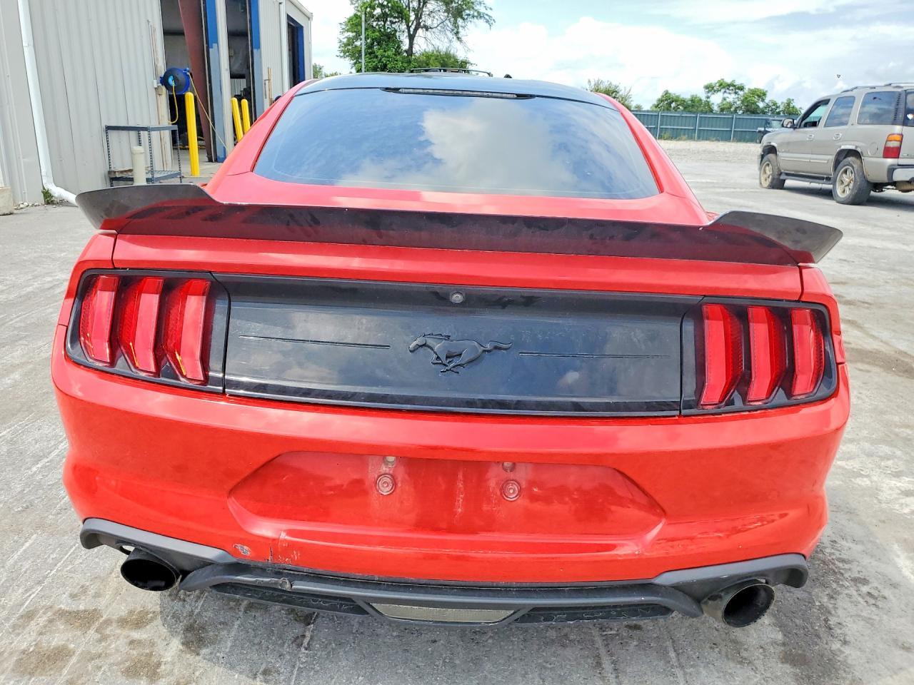2018 Ford Mustang - zdjęcie 6