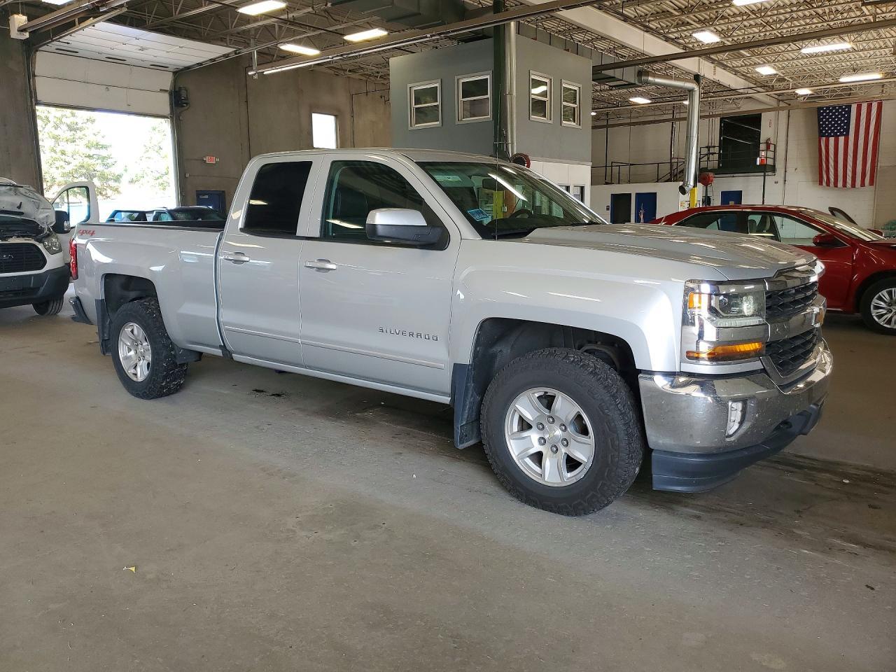 2017 Chevrolet Silverado K1500 Lt - zdjęcie 4