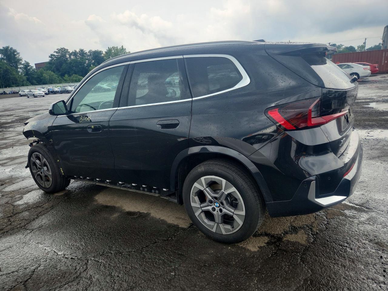 2023 BMW X1 xDrive28I - zdjęcie 2