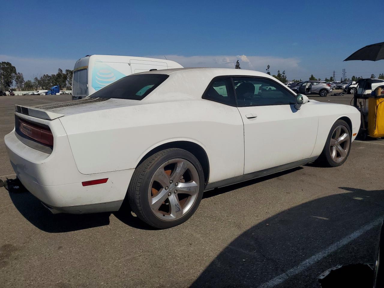 Dodge Challenger - zdjęcie 3