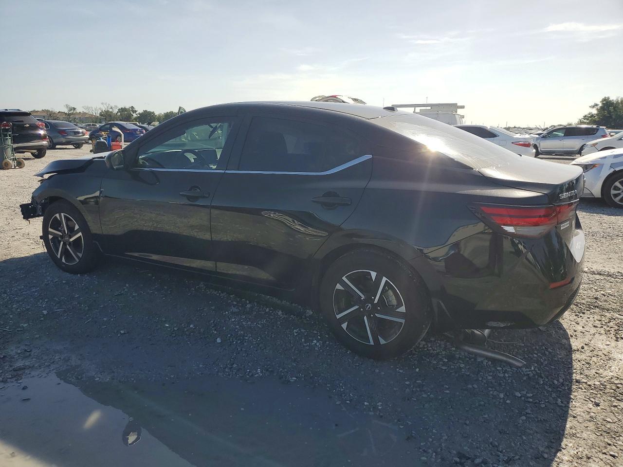 2025 Nissan Sentra Sv - zdjęcie 2