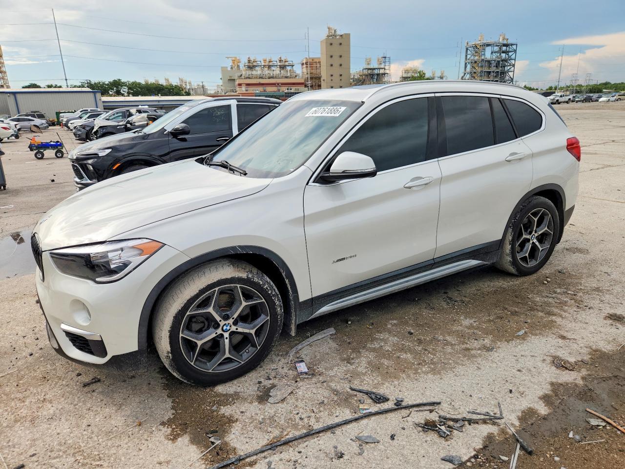 2016 BMW X1 xDrive28I - zdjęcie główne
