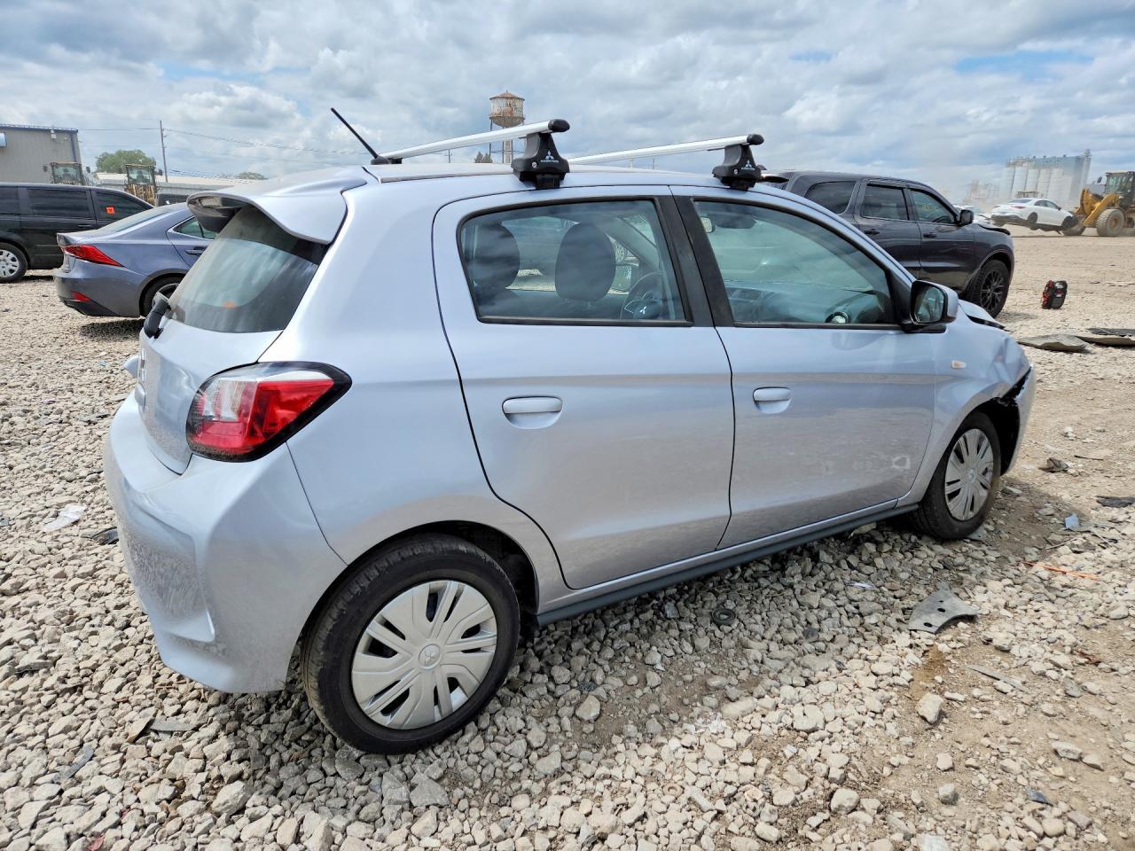 2021 Mitsubishi Mirage Es - zdjęcie 3