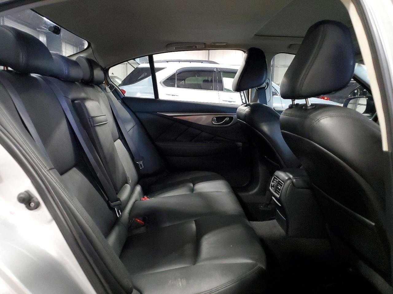 2015 Infiniti Q50 Premium - zdjęcie 10