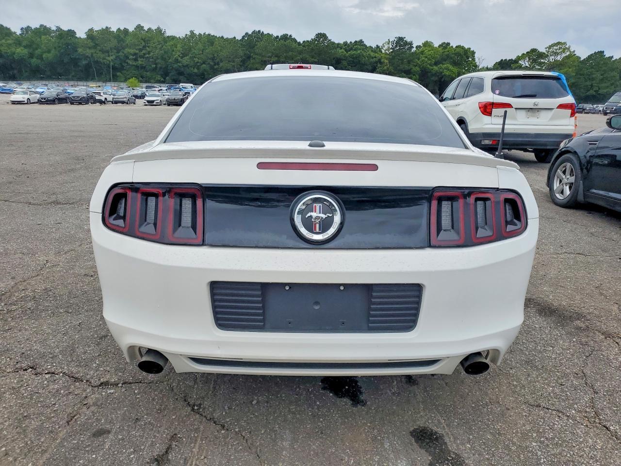 2013 Ford Mustang - zdjęcie 6