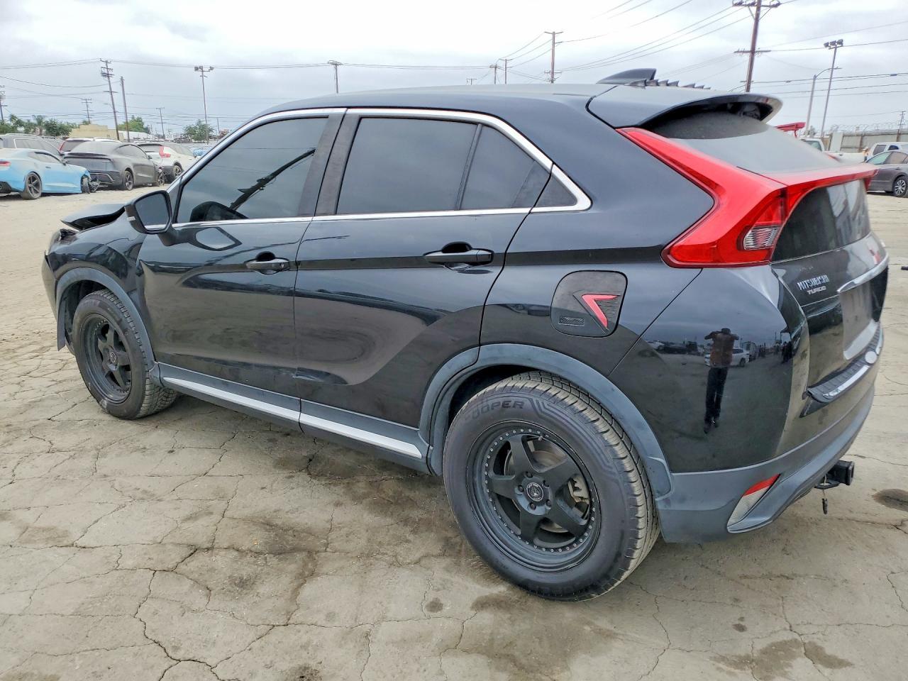 2018 Mitsubishi Eclipse Cross Se - zdjęcie 2