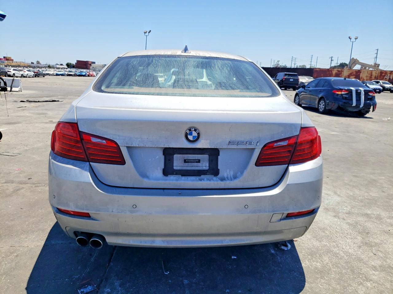 2015 BMW 528 I - zdjęcie 6