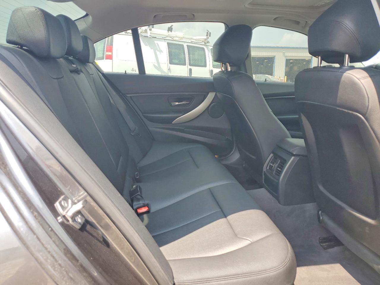 2015 BMW 320 I xDrive - zdjęcie 10