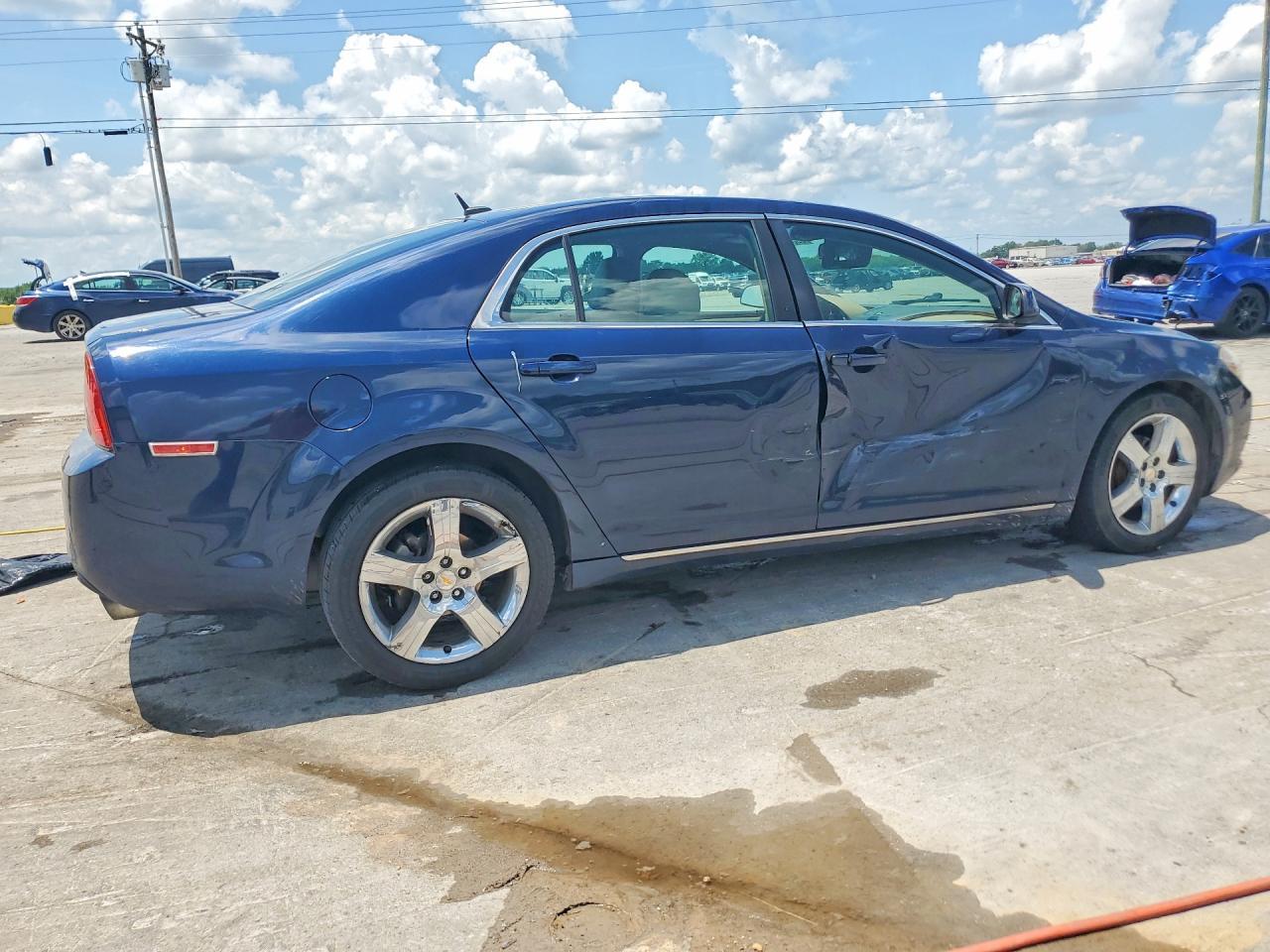 2025 Chevrolet Malibu Lt - zdjęcie 3