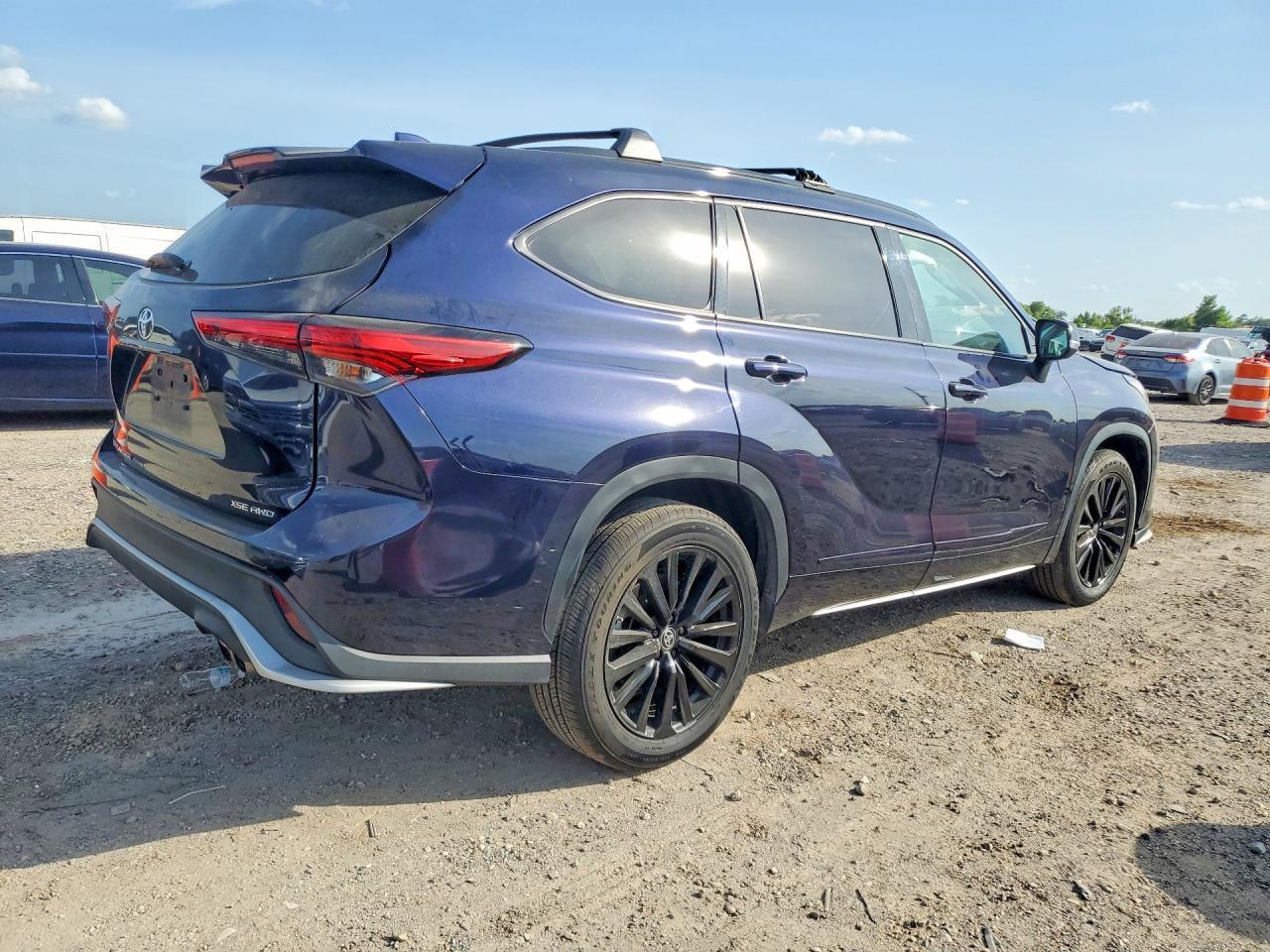 2023 Toyota Highlander Xse - zdjęcie 3