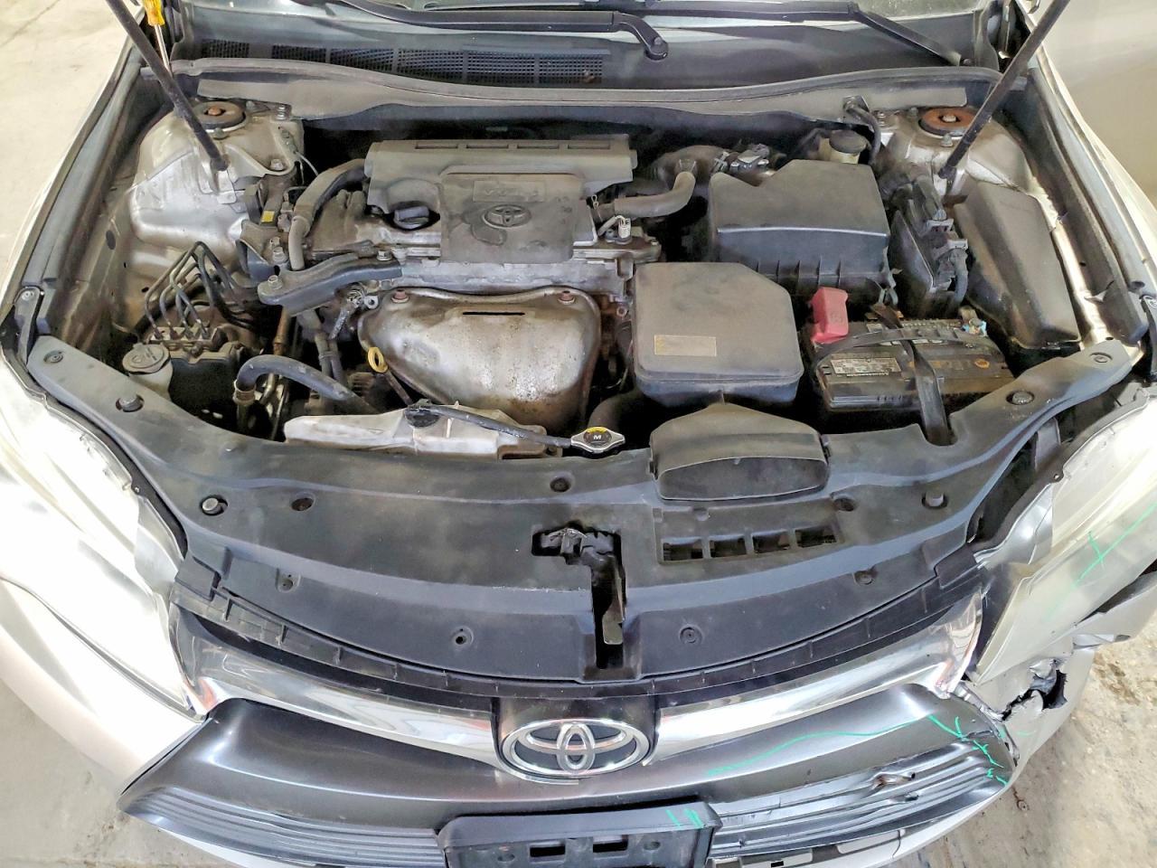 2016 Toyota Camry Le - zdjęcie 11
