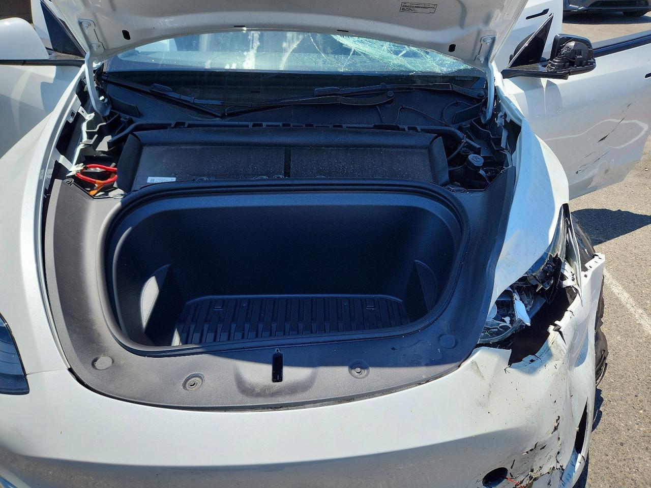2025 Tesla Model Y - zdjęcie 11