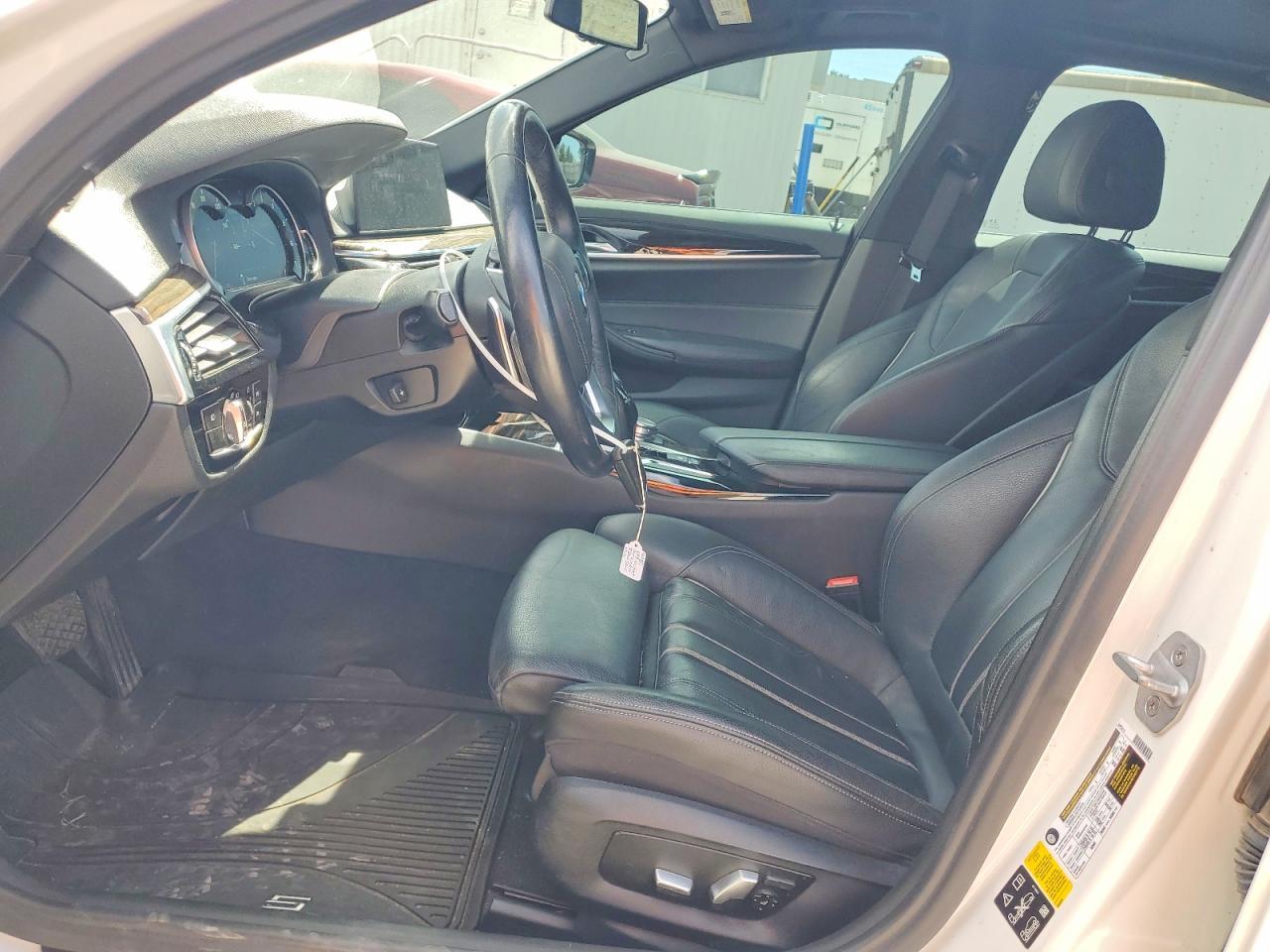 2018 BMW Seria 5 540i - zdjęcie 7