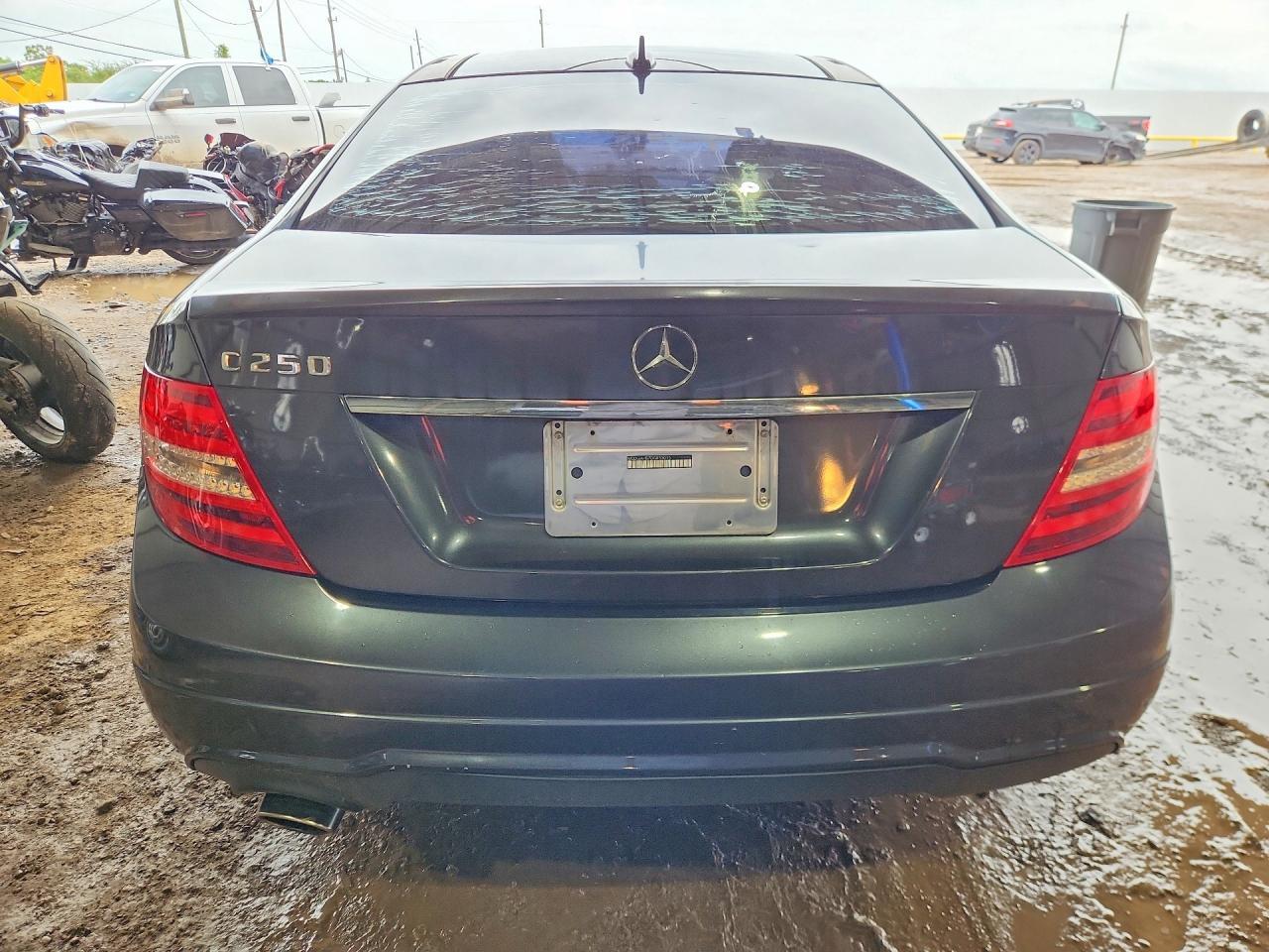 2013 Mercedes-Benz C 250 - zdjęcie 6