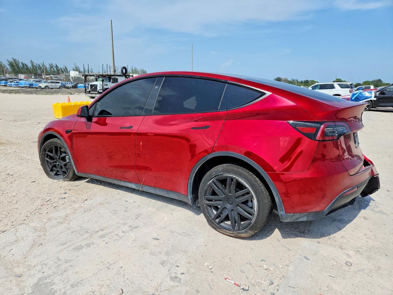 2024 Tesla Model Y - zdjęcie 2