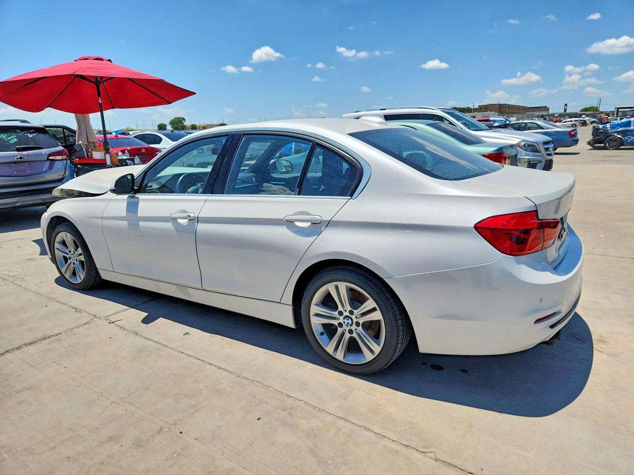 2017 BMW 330 I - zdjęcie 2