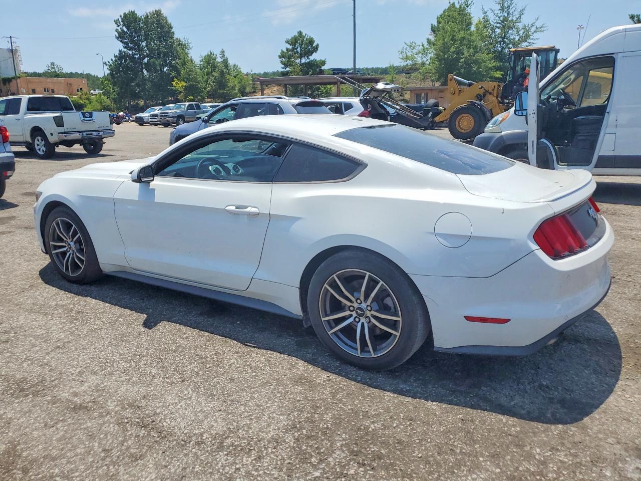 2016 Ford Mustang - zdjęcie 2