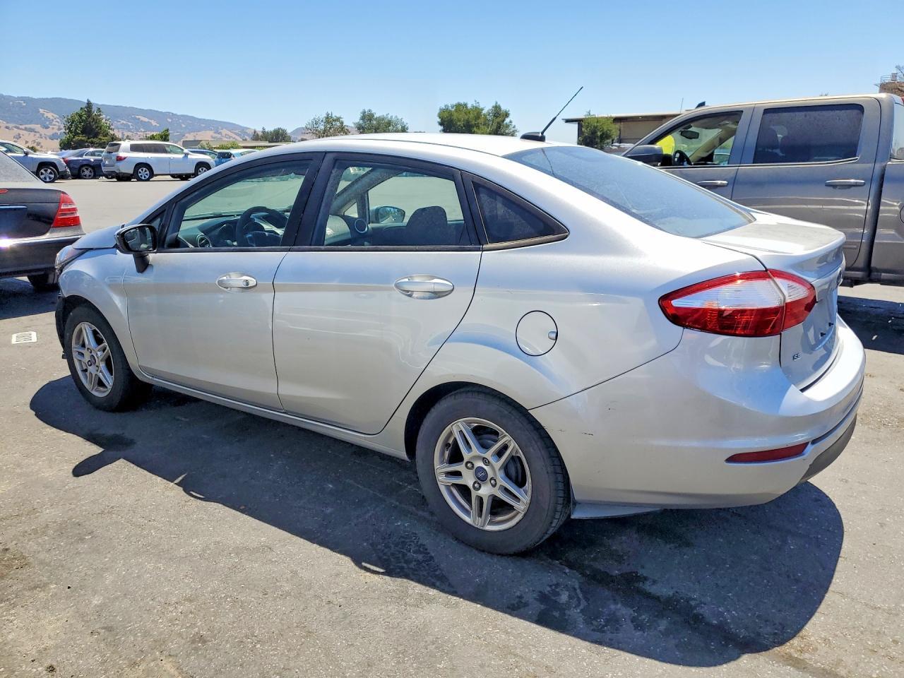 2017 Ford Fiesta Se - zdjęcie 2