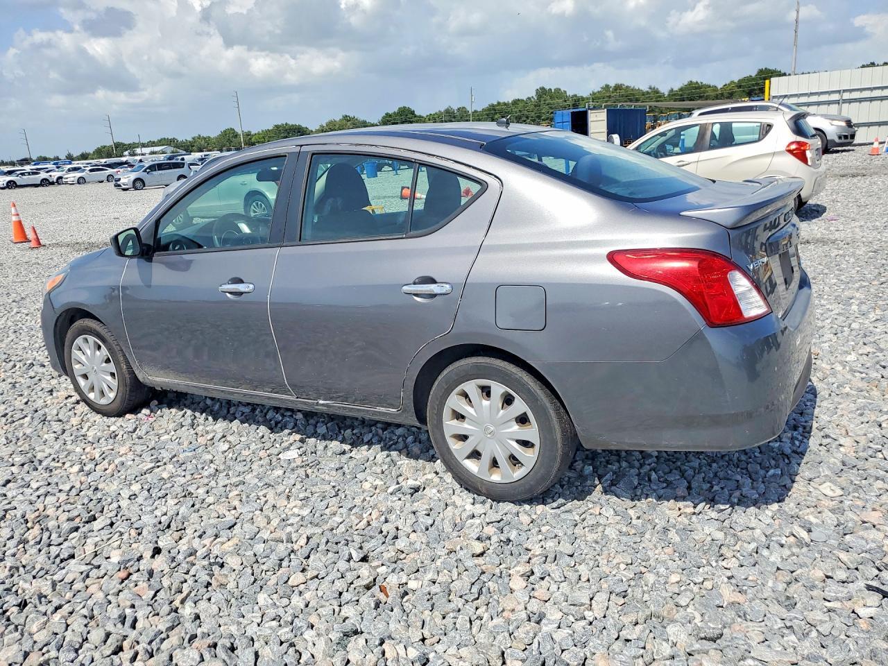 2016 Nissan Versa 1.6 Sv - zdjęcie 2