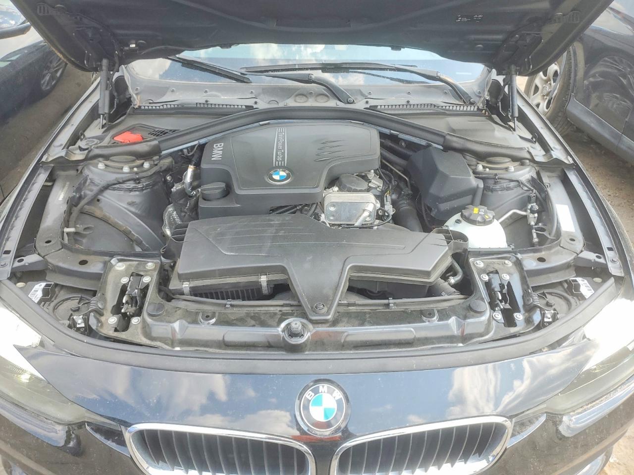 2016 BMW 320 I - zdjęcie 11