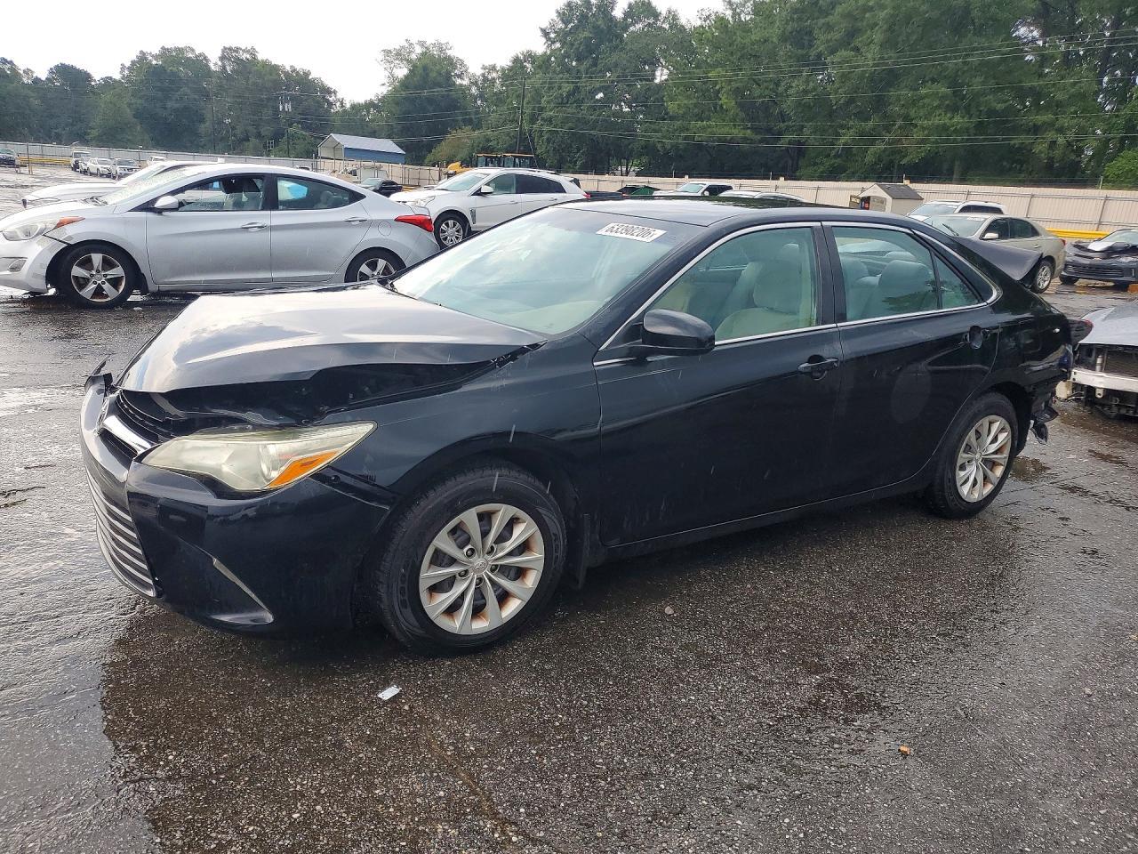 2015 Toyota Camry Le - zdjęcie główne