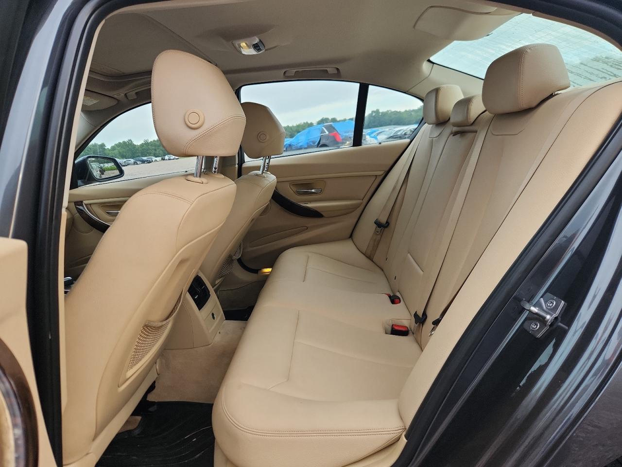 2013 BMW 320 I - zdjęcie 10