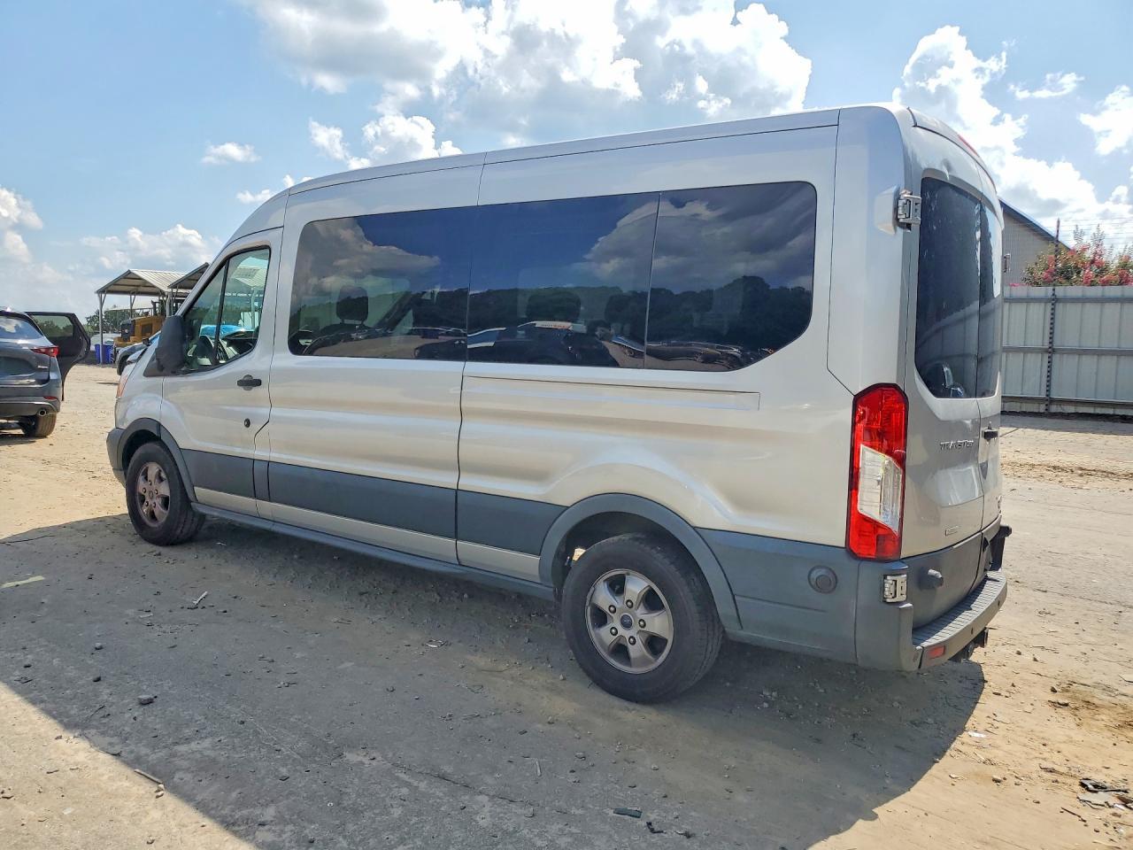 2017 Ford Transit T-350 - zdjęcie 2