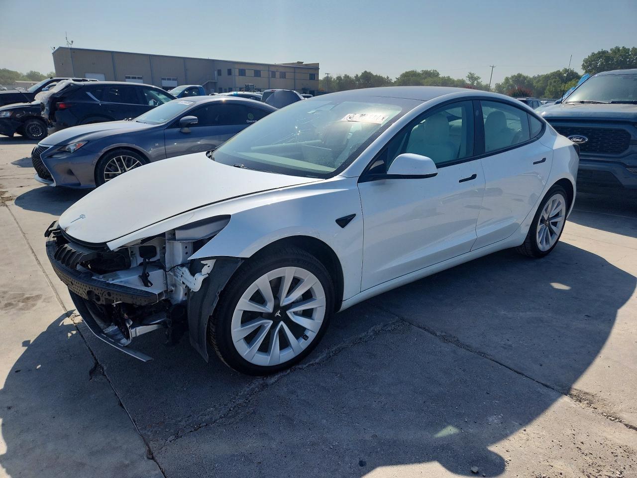 2021 Tesla Model 3 - zdjęcie główne