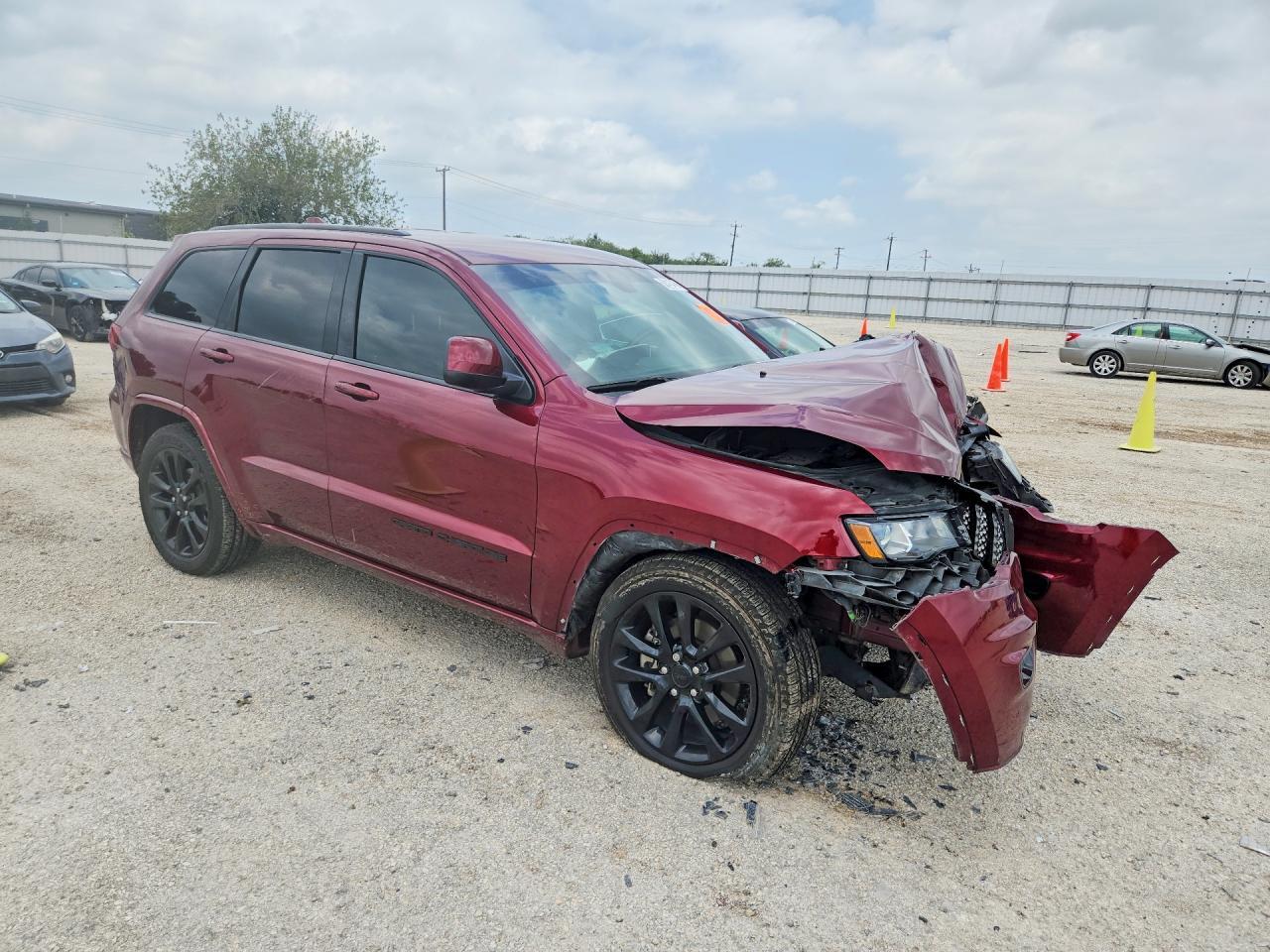 2021 Jeep Grand Cherokee Laredo - zdjęcie 4