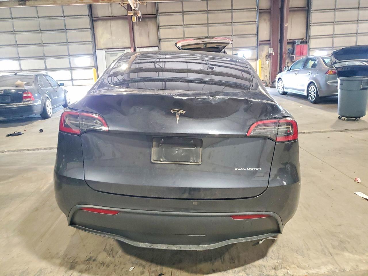 2024 Tesla Model Y - zdjęcie 6