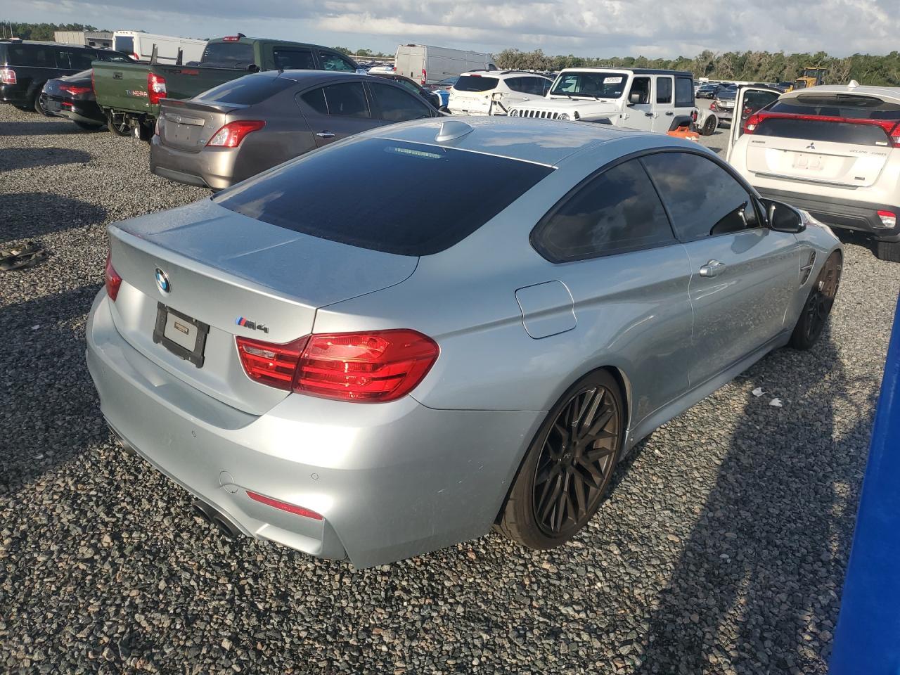 2015 BMW M4 - zdjęcie 3