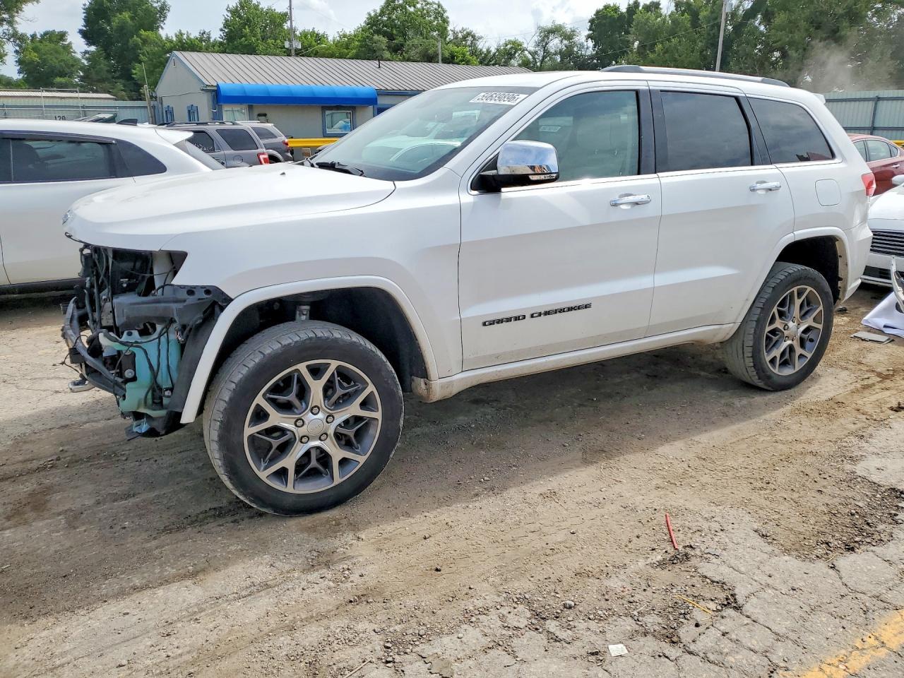 2020 Jeep Grand Cherokee Overland - zdjęcie główne