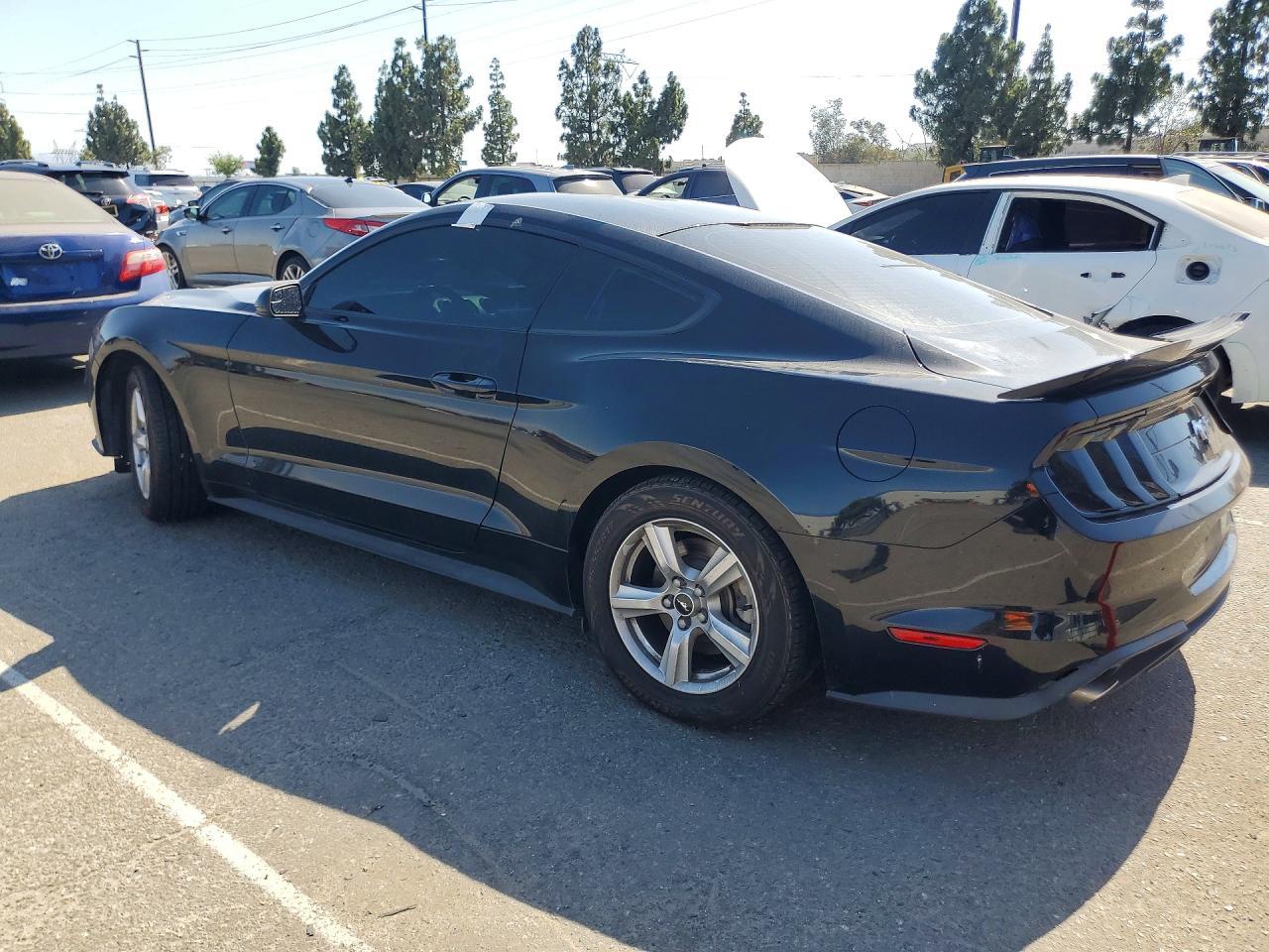 2018 Ford Mustang - zdjęcie 2