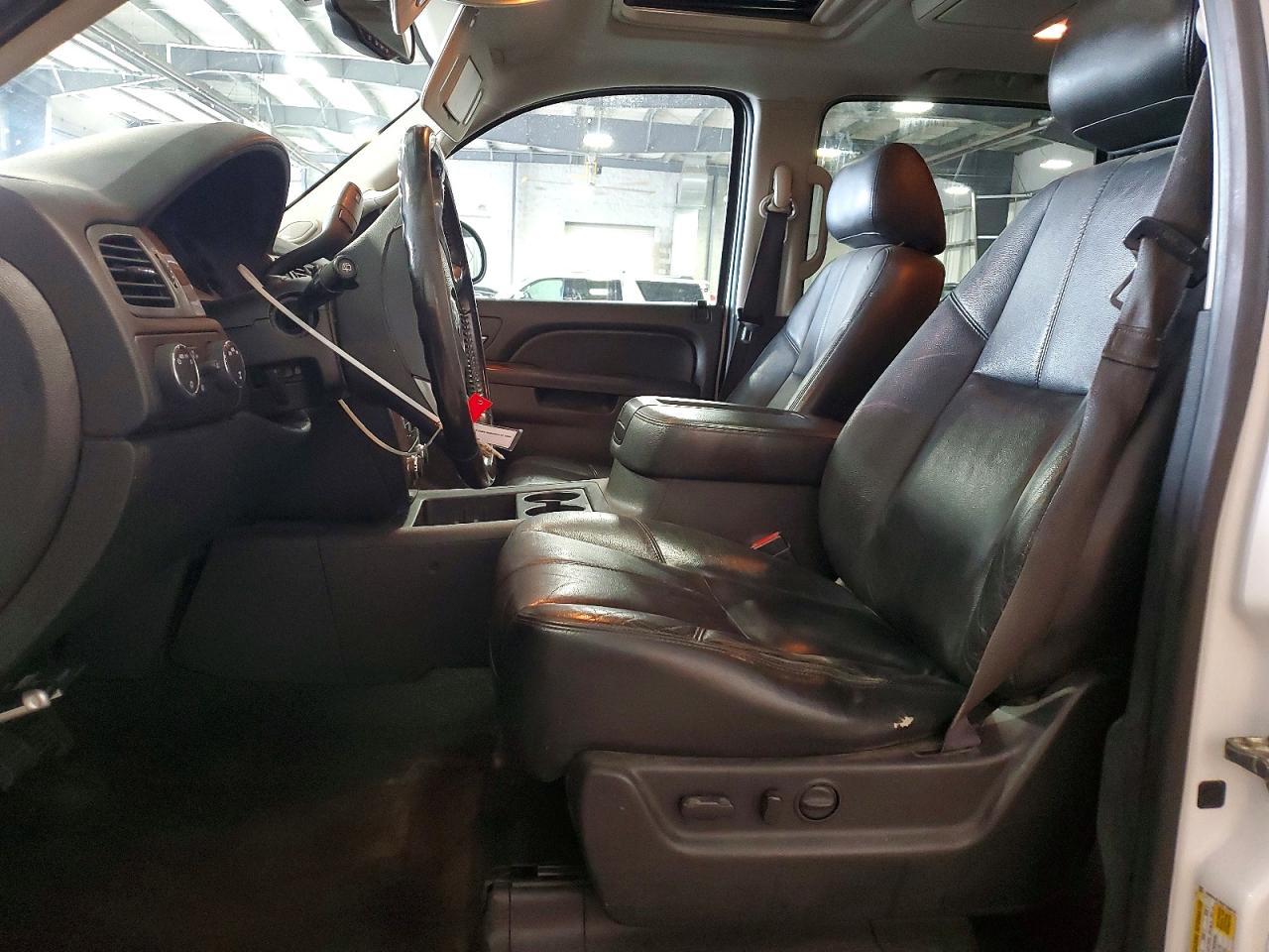 2013 Chevrolet Suburban K1500 Lt - zdjęcie 7