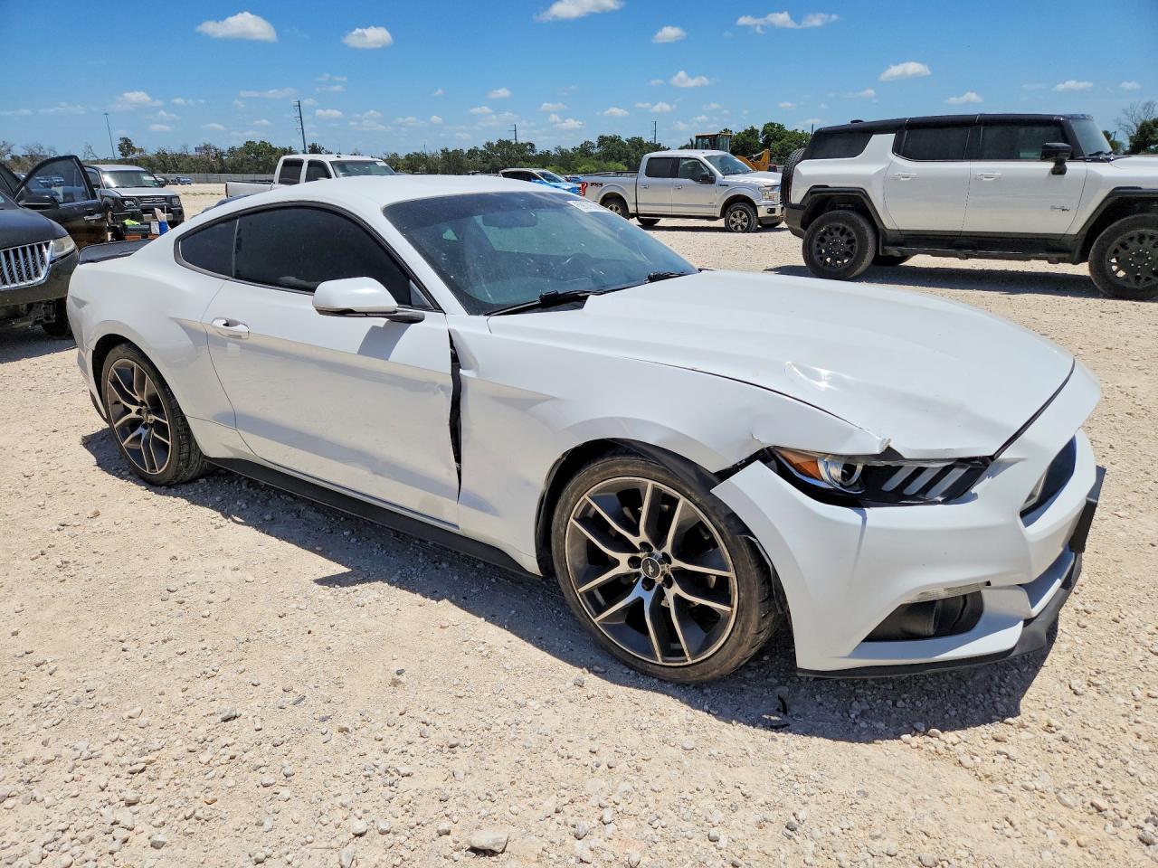 2015 Ford Mustang - zdjęcie 4