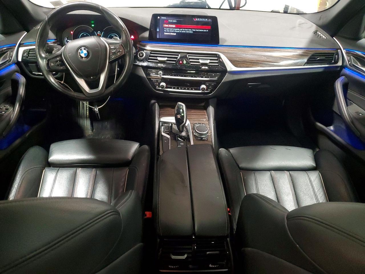 2019 BMW 530Xe - zdjęcie 8