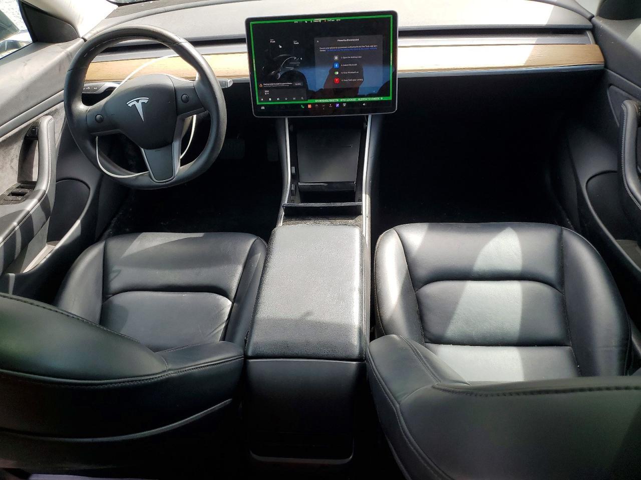 2020 Tesla Model 3 - zdjęcie 8