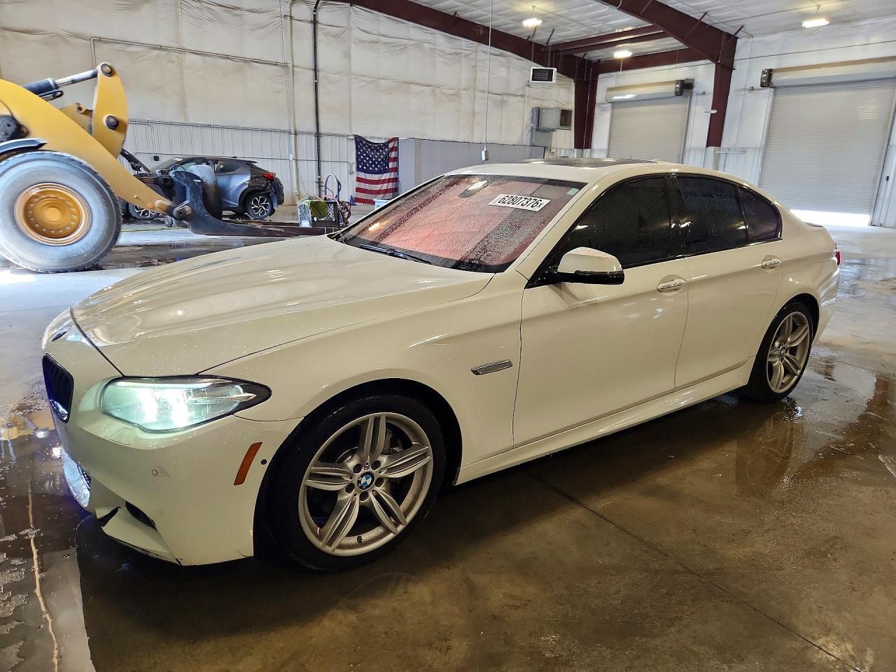 2016 BMW Seria 5 550i - zdjęcie główne
