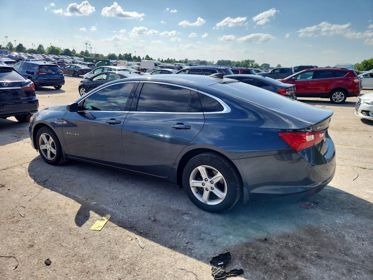 2019 Chevrolet Malibu Ls - zdjęcie 2