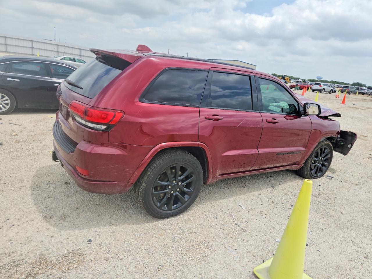 2021 Jeep Grand Cherokee Laredo - zdjęcie 3
