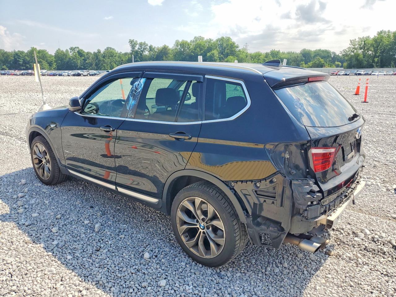 2017 BMW X3 xDrive28I - zdjęcie 2