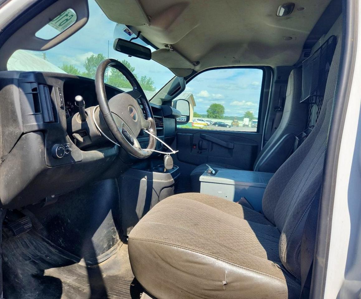2017 GMC Savana G2500 - zdjęcie 7