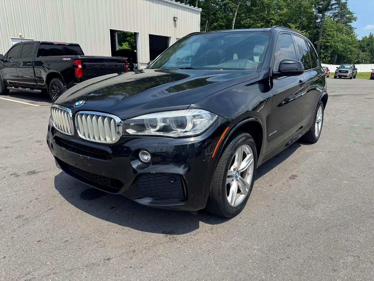 2015 BMW X5 xDrive50I - zdjęcie główne