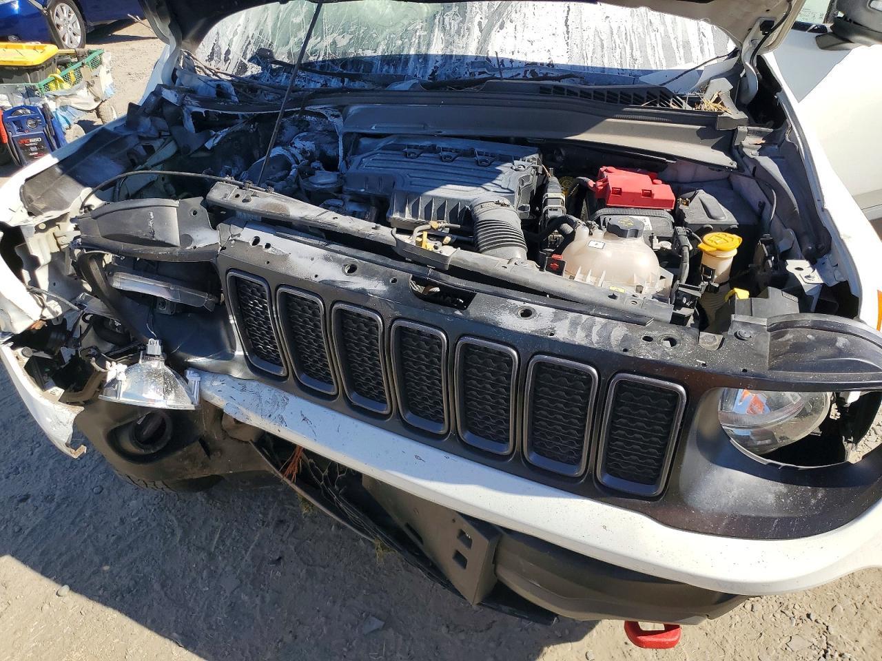2020 Jeep Renegade Trailhawk - zdjęcie 12
