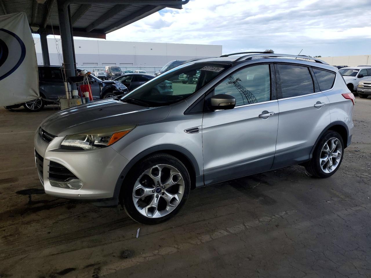 2014 Ford Escape Titanium - zdjęcie główne