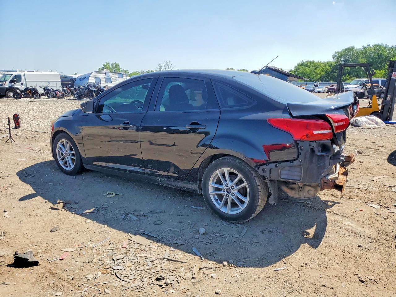 2017 Ford Focus Se - zdjęcie 2
