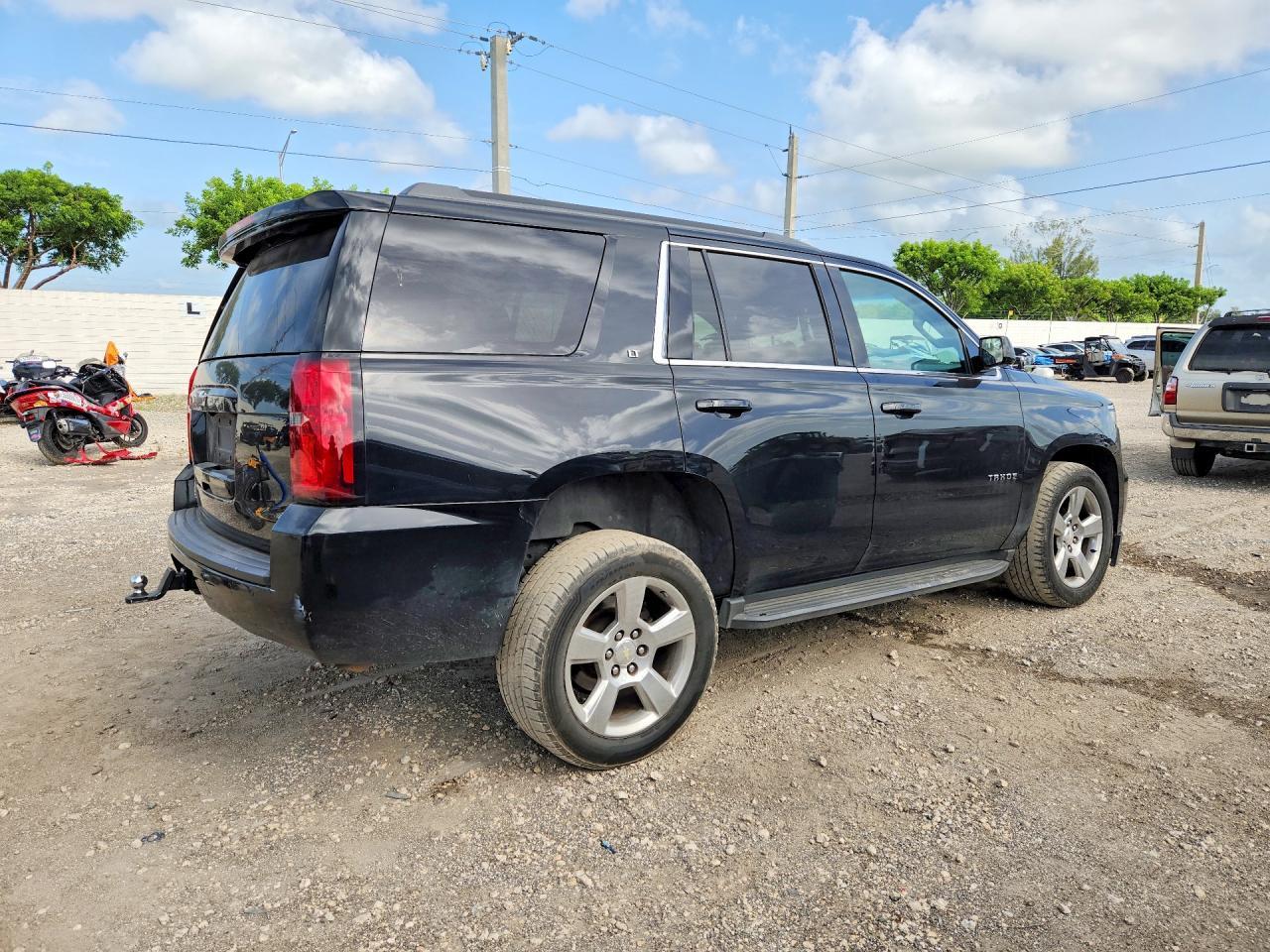 2017 Chevrolet Tahoe C1500 Lt - zdjęcie 3
