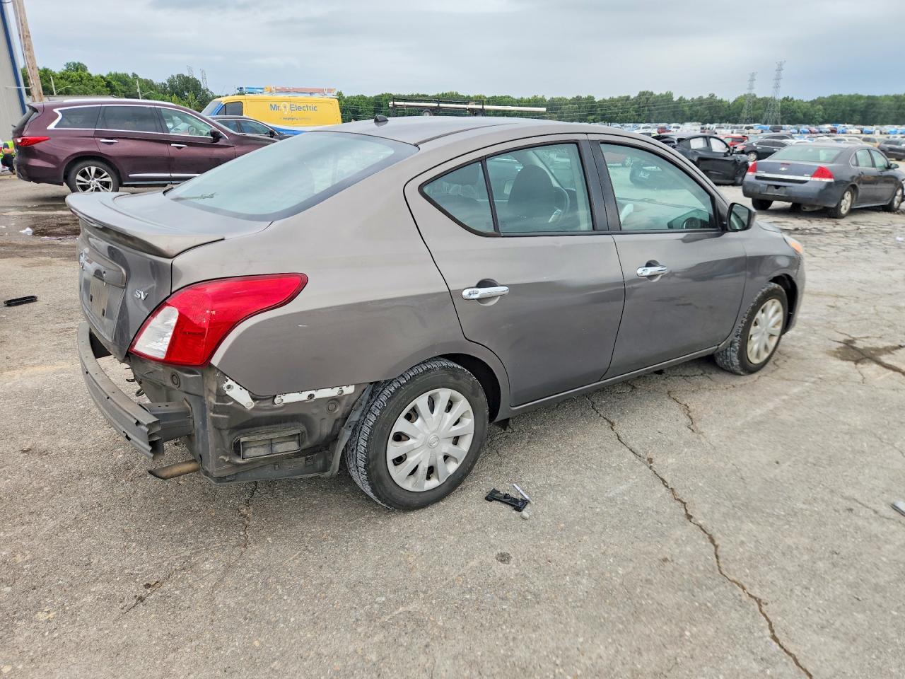 2017 Nissan Versa 1.6 Sv - zdjęcie 3