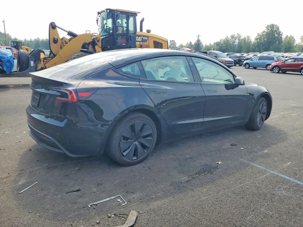 2024 Tesla Model 3 - zdjęcie 3