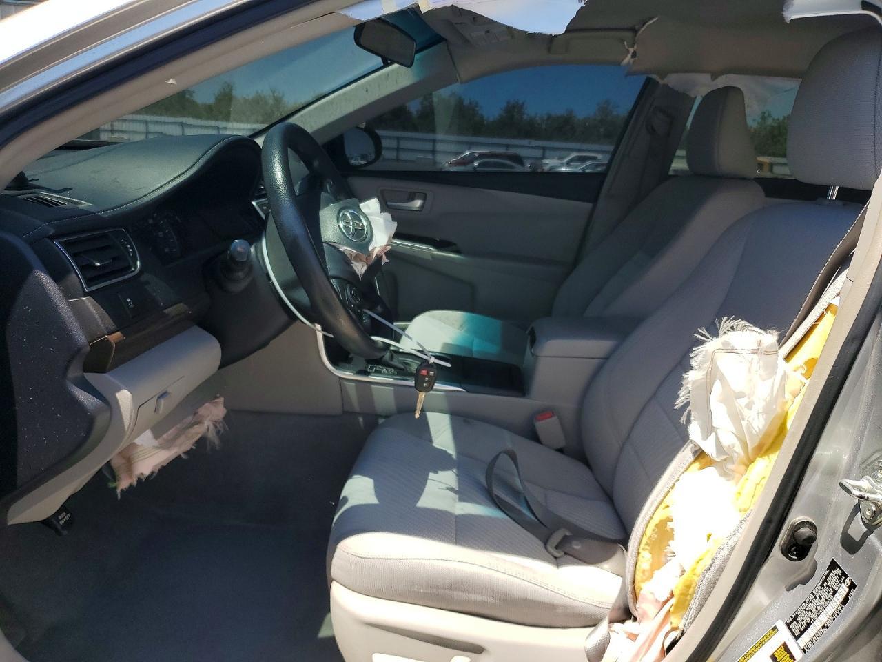 2015 Toyota Camry Le - zdjęcie 7